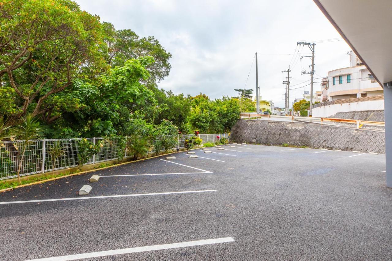 Mr. Kinjo In Matabee Aparthotel Okinawa Eksteriør bilde